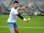 Thể thao - Djokovic bó đầu gối vẫn thắng trận ở Anh, muốn Grand Slam 25 ở Wimbledon