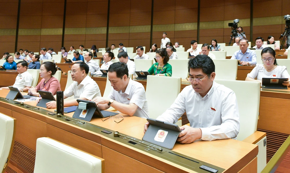 Quốc hội đồng ý bổ sung phó chủ tịch tỉnh, tăng biên chế TP Vinh thúc đẩy phát triển Nghệ An