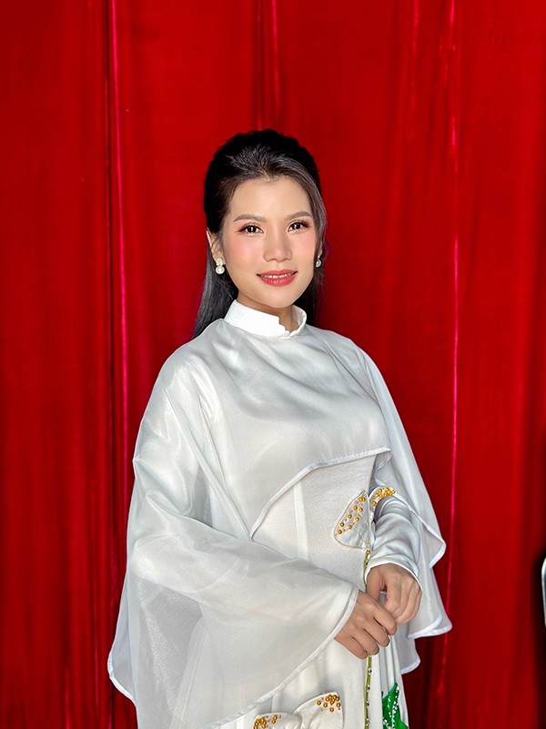 Hát bằng cả trái tim: Chặng đường âm nhạc đầy cảm hứng của ca sĩ Hoàng Yến - 2