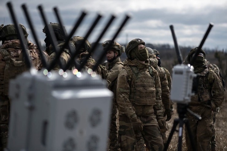 Thiết bị tác chiến điện tử cầm tay được Ukraine trang bị cho một số lực lượng chiến đấu.