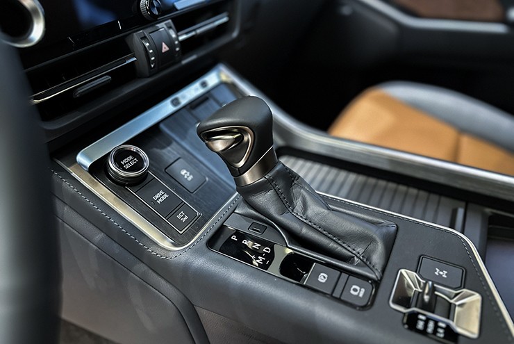 Cận cảnh mẫu xe SUV Lexus GX thế hệ mới tại đại lý, có giá bán từ 6,2 tỷ đồng - 14