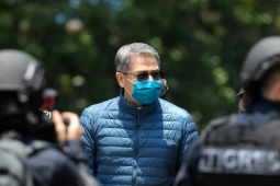 Thế giới - Bị kết án, cựu Tổng thống nước ngoài phải ngồi tù đến hết đời ở Mỹ