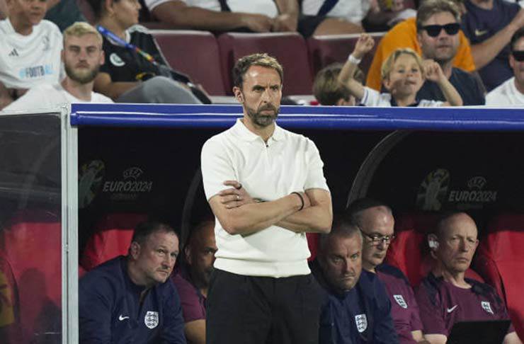 HLV Southgate đang gặp nhiều chỉ trích do cách xếp đặt đội hình ĐT Anh ở vòng bảng