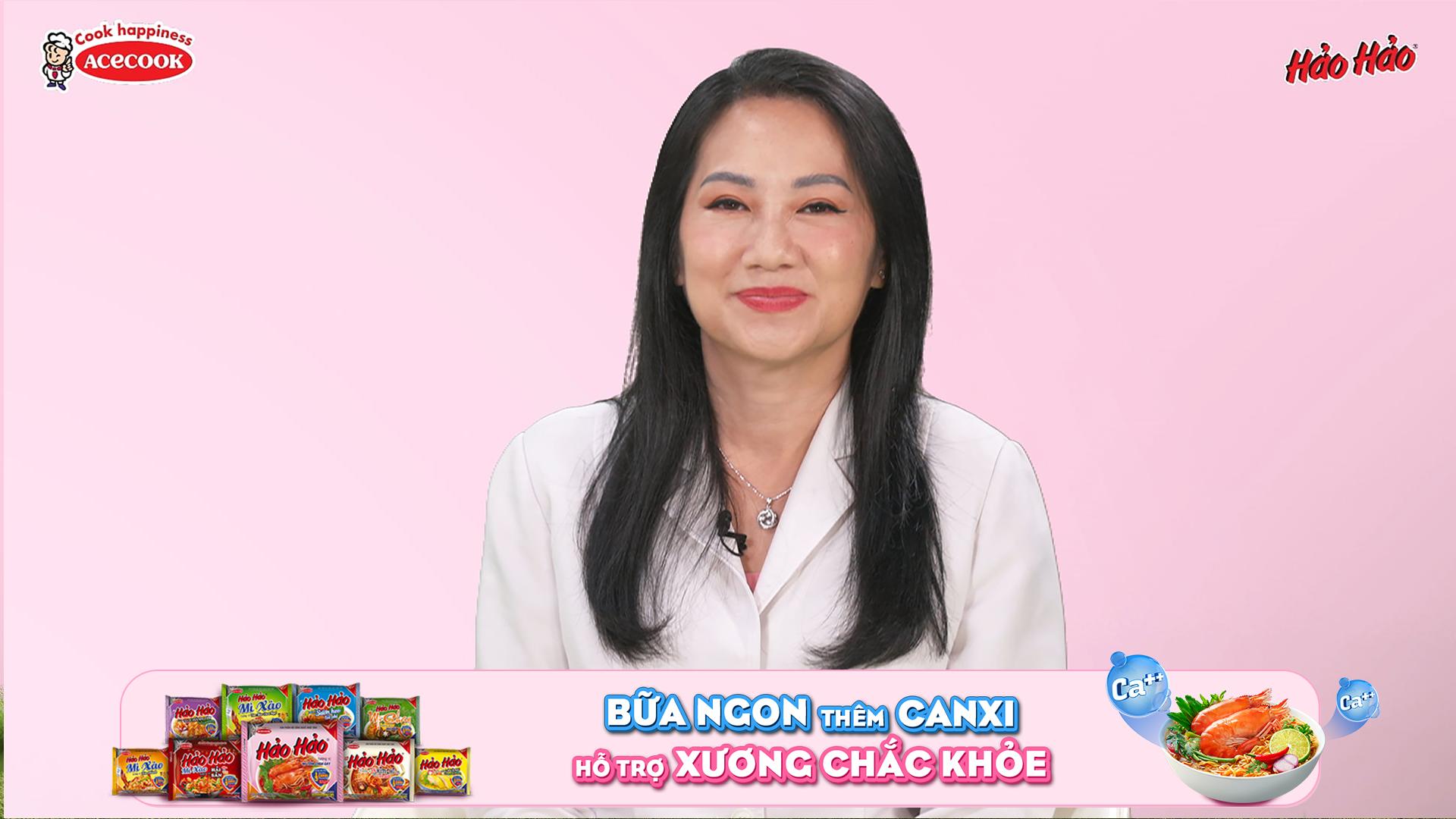 Bác sĩ Yến Thủy trong buổi livestream