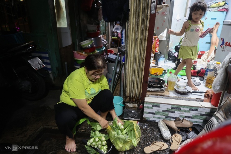 Cuộc sống chật chội của gần 300 hộ dân trong khu chợ Gà - Gạo giữa lòng Sài Gòn