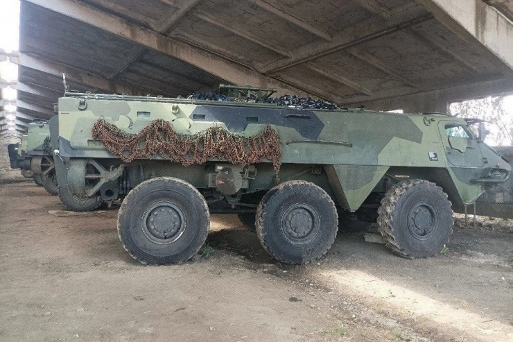 Một xe thiết giáp XA-180 được Phần Lan viện trợ cho Ukraine. Ảnh: Mil.in.ua