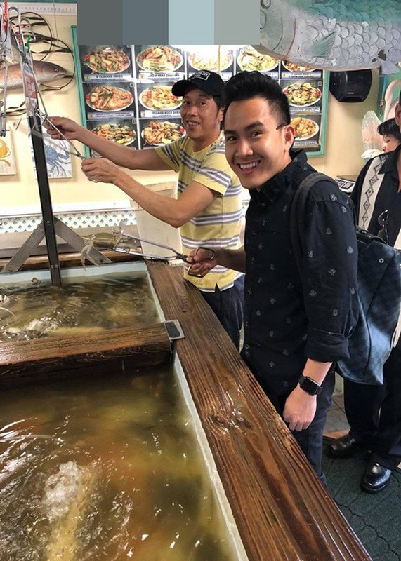 Sau khi lộ diện, con ruột Hoài Linh giờ ra sao? - 2