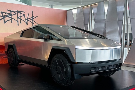 Xe bán tải điện Tesla Cybertruck chuẩn bị ra mắt thị trường Đông Nam Á