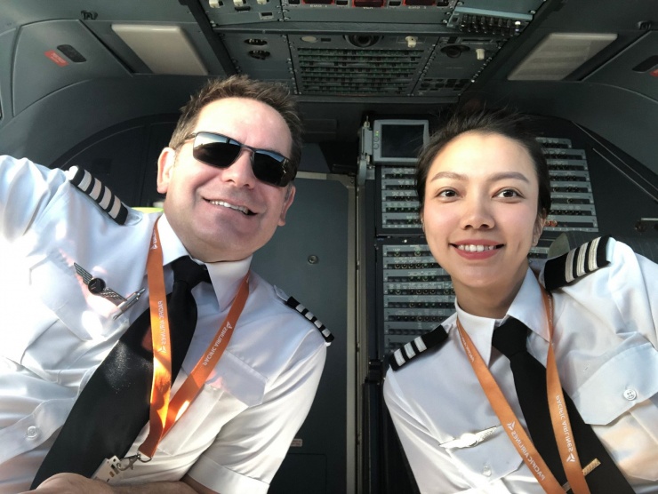 Khánh Ly đảm nhiệm vị trí cơ phó của một hãng hàng không đến nay được 3 năm
