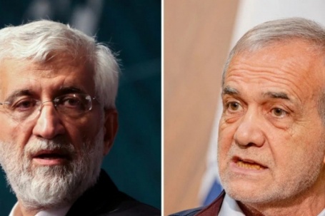 Bầu cử tổng thống Iran bước vào vòng hai, gay cấn cuộc đua song mã