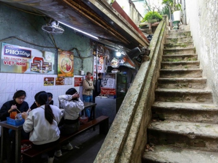 Cận cảnh cuộc sống người dân khu vực sát hồ Gươm chuẩn bị di dời