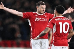 "Kẻ nổi loạn" Nottingham mất 2 trụ cột, MU có cơ hội chiến thắng