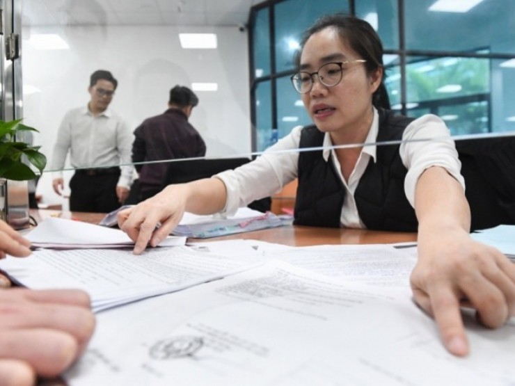 Hàng ngàn lãnh đạo tỉnh và huyện, hàng vạn cán bộ xã, ai đi ai ở khi sáp nhập?