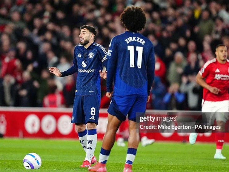 Hojlund & Zirkzee đáng thương hơn đáng trách, lý do thực sự khiến MU sa sút