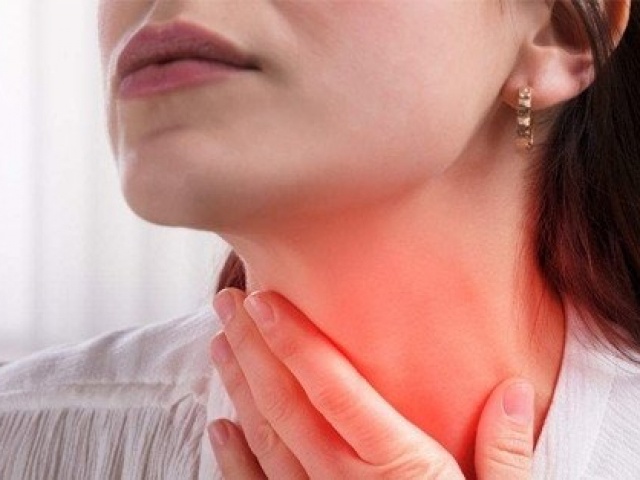 Phát hiện mắc ung thư từ bất ổn khi hát karaoke