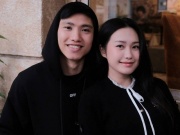 Văn Hậu vui bên vợ con trong thời gian dưỡng thương