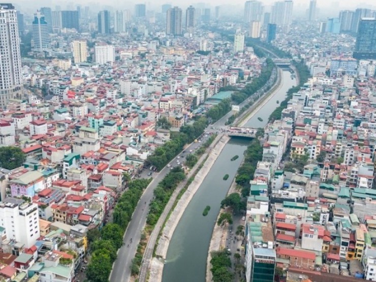 Hình ảnh khác lạ của sông Tô Lịch sau khi được nạo vét, cải tạo