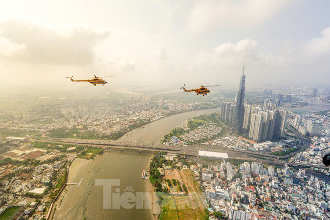 Là cửa ngõ ra vào TPHCM, ngoài Cầu Sài Gòn 1 được xây dựng trước năm 1975, nối đường Điện Biên Phủ (quận Bình Thạnh) với Võ Nguyên Giáp (TP Thủ Đức) thì cầu Sài Gòn 2 được khánh thành vào cuối năm 2023 và song song với cầu Sài Gòn 1. Cầu Sài Gòn 2 dài gần 1 km gồm 30 nhịp được thiết kế có tuổi thọ 100 năm và chịu được động đất cấp 7.