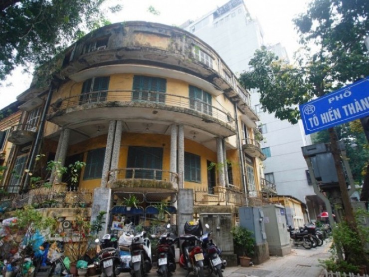 Toà biệt thự “ngự trên đất vàng“ Hà Nội sắp được cải tạo, sửa chữa sau nhiều năm bỏ hoang