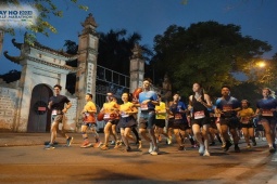 Kỷ lục mới ở giải bán marathon lớn nhất Việt Nam, hấp dẫn cuộc đua của nhà vô địch