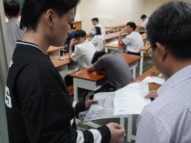 Lại có thêm thí sinh phản ánh bị trễ giờ làm bài thi đánh giá năng lực