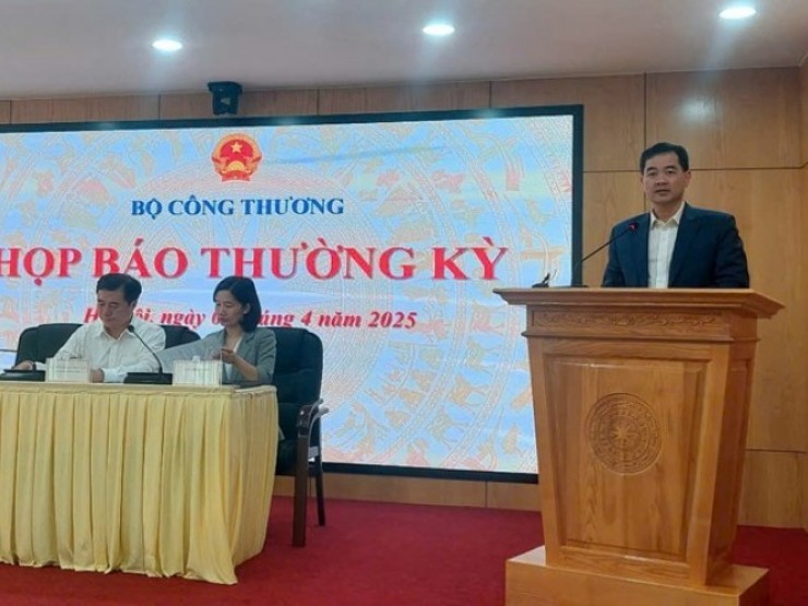 Vụ kẹo rau củ Kera: Bộ Công Thương xử phạt Tập đoàn Chị em Rọt và hoa hậu Thuỳ Tiên