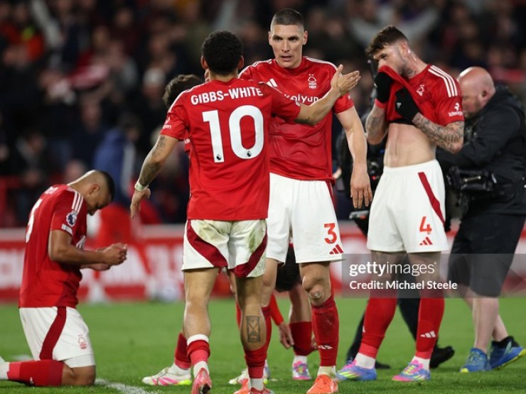 Nottingham ngạo nghễ ngôi cao ở Ngoại hạng Anh và trò chơi của tỷ phú Marinakis