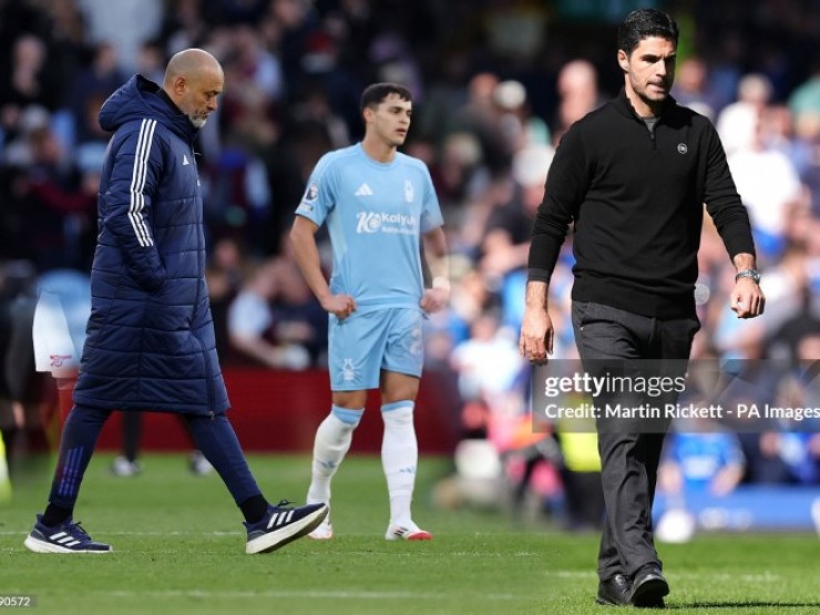 Nóng bảng xếp hạng Ngoại hạng Anh: Đối thủ thi nhau sảy chân, Liverpool tiến sát ngôi vương