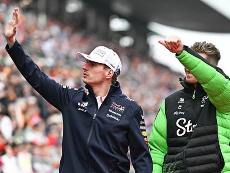 Đua xe F1, Japanese GP: “Gà nhà đá nhau“ và sai lầm giúp Verstappen chiến thắng