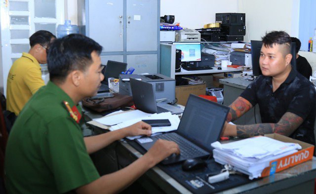 NÓNG: Bắt 5 đối tượng trong clip “uy hiếp đòi nợ” gây xôn xao ở Đồng Nai - 3
