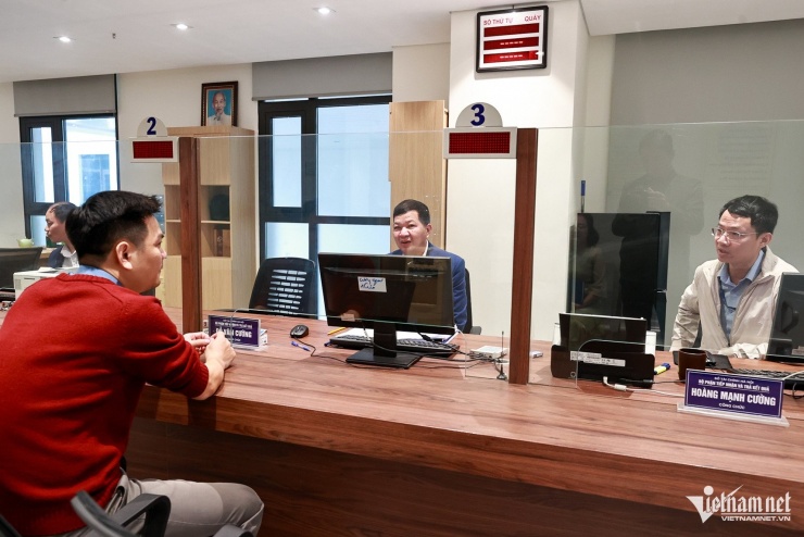 Bộ Nội vụ cần hướng dẫn xây dựng vị trí việc làm gắn với biên chế của từng cơ quan chuyên môn thuộc UBND phường, xã, đặc khu. Ảnh minh họa: Phạm Hải