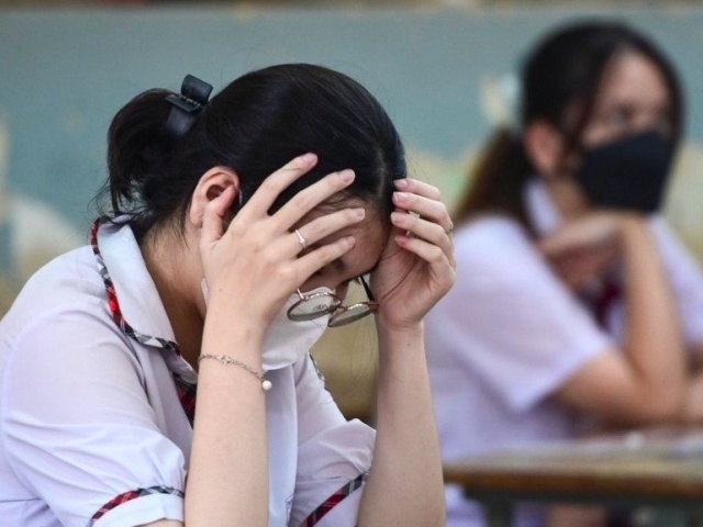 Trung tâm dạy thêm tràn lan, phụ huynh phải đóng phí cao hơn, kiểm soát ra sao?