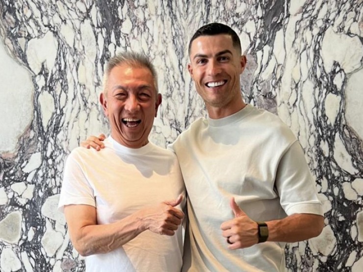 Tin đồn Ronaldo muốn mua CLB Valencia, “ông trùm“ Peter Lim ra phán quyết