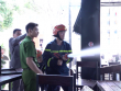 Nổ lớn tại quán bia, bàn ghế bay ra khỏi cửa