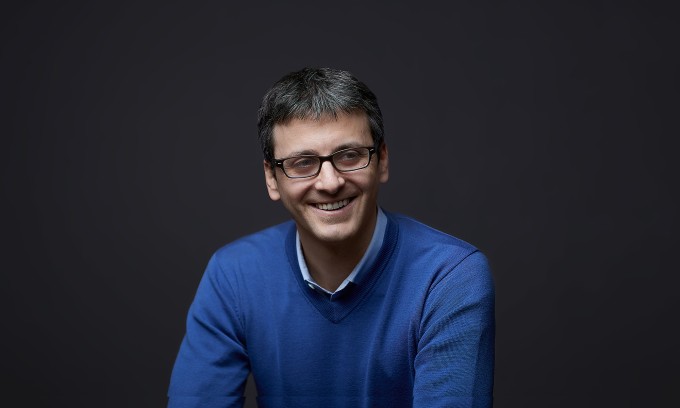 Brent Neiman, giáo sư kinh tế tại Đại học Chicago ở Mỹ. Ảnh: BreitNeiman.com
