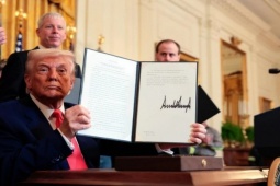 Ông Trump nói Mỹ thu về 2 tỉ USD mỗi ngày nhờ thuế quan
