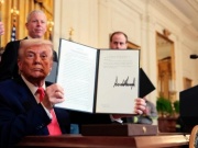Thế giới - Ông Trump nói Mỹ thu về 2 tỉ USD mỗi ngày nhờ thuế quan