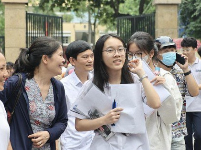 Tuyển sinh lớp 10 ở Hà Nội: Chọn sai dễ ‘trắng tay’