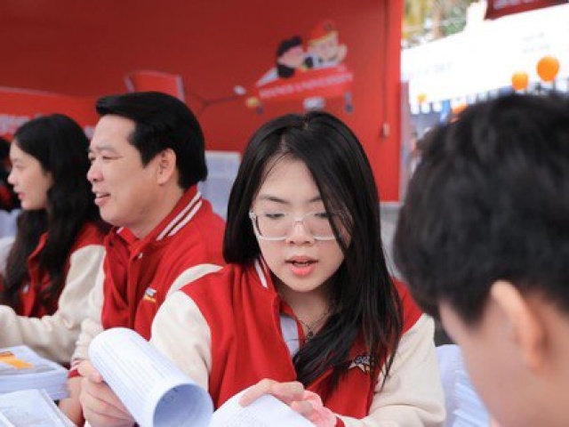 Tuyển sinh đại học năm 2025: Các trường vẫn lúng túng