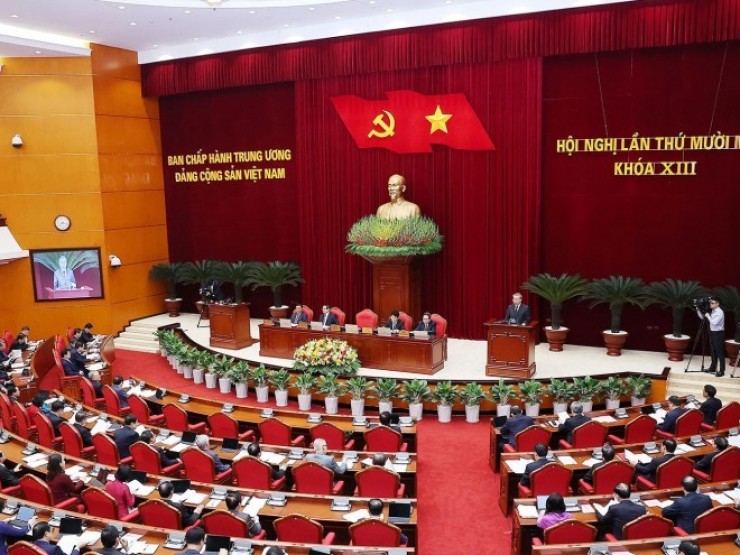 Bộ Chính trị giải trình ý kiến Trung ương về sáp nhập tỉnh, chế độ cán bộ