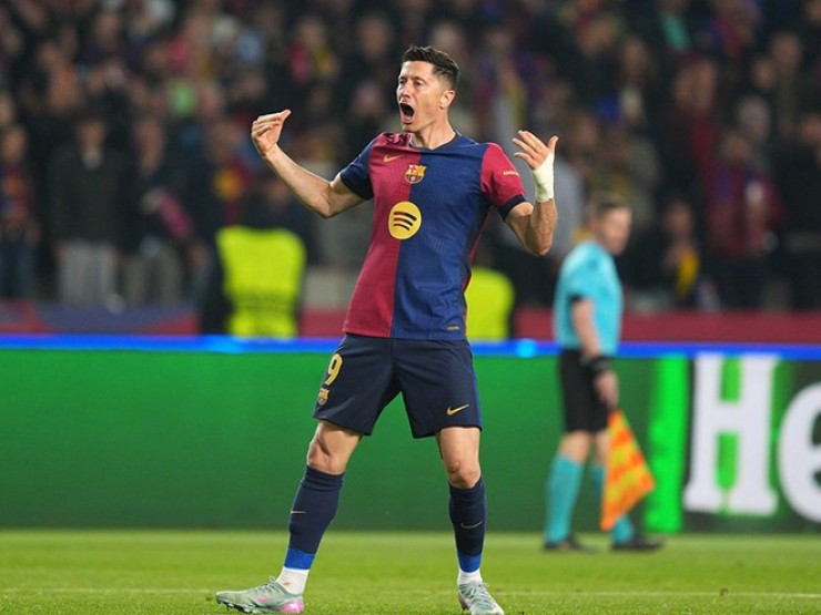 Lewandowski thăng hoa tuổi 36, như “cá gặp nước“ ở Barca dưới thời HLV Flick