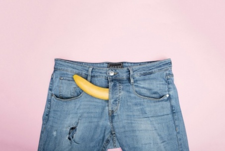 Nam giới trẻ tuổi bị “yếu” sớm do có 4 thói quen này