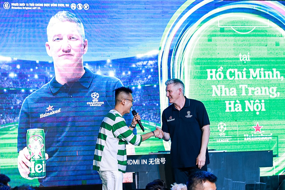 Trải nghiệm xem Tứ kết UEFA Champions League có 1-0-2 cùng huyền thoại Bastian Schweinsteiger - 1