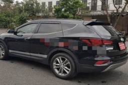 Một chiếc Hyundai SantaFe "mạnh bạo" mà giá chỉ ngang Xpander Cross mới