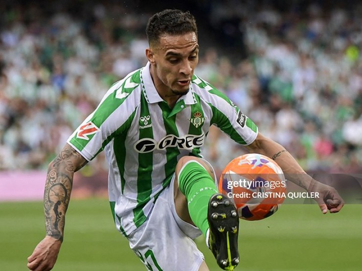 Antony “xỏ háng“ đối thủ gây bão mạng xã hội, bị mất oan quả phạt đền