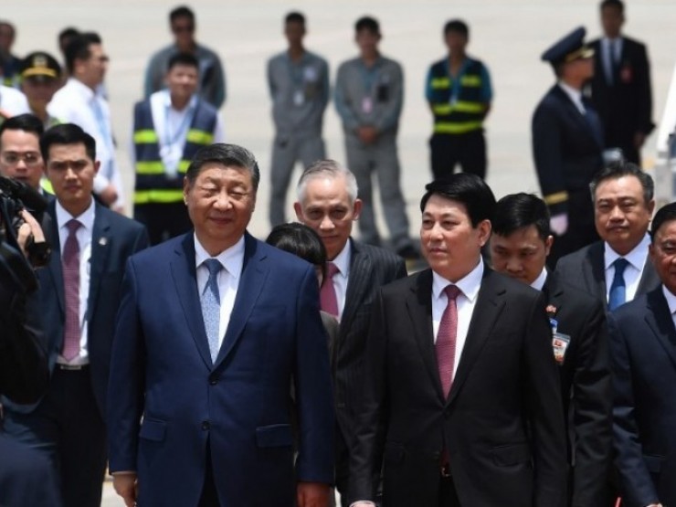 Hình ảnh đoàn xe Tổng Bí thư, Chủ tịch Tập Cận Bình qua các tuyến phố Hà Nội