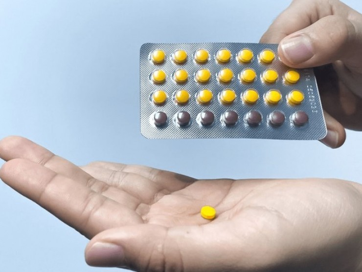 2 phụ nữ trẻ đột quỵ do dùng thuốc tránh thai, bác sĩ cảnh báo sai lầm khi sử dụng