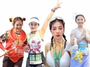 Thể thao - Ngọc Trinh vừa xinh vừa chạy cực nhanh, dàn người đẹp làm nóng các giải marathon