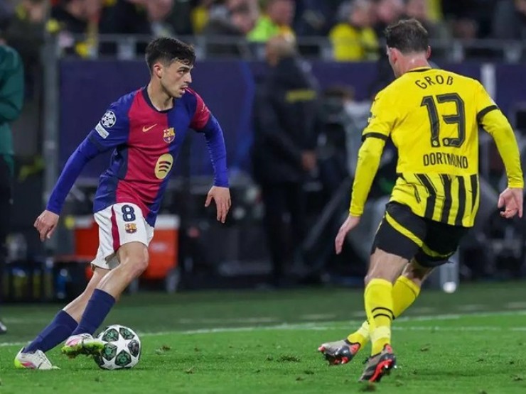 Barcelona “toát mồ hôi“ vào bán kết Cúp C1: Kế hoạch của HLV Flick bị phá sản