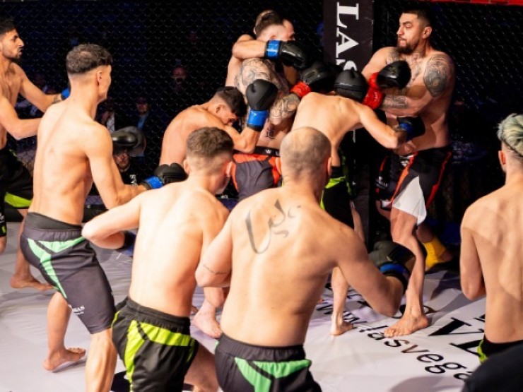 MMA Việt Nam ầm ĩ vì kèo 2 đấu 2, thế giới có kèo 2 đánh 10 vẫn thắng